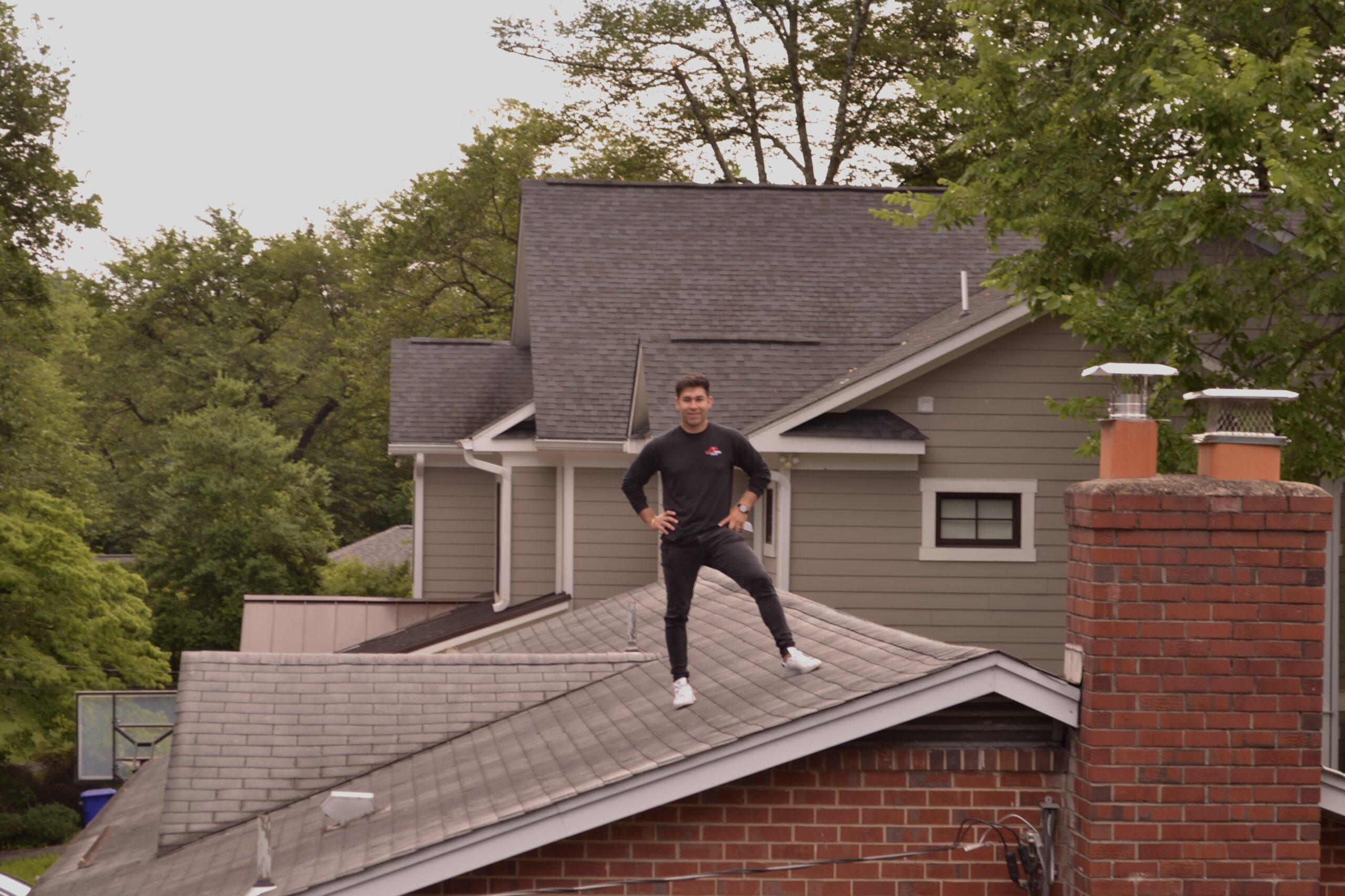 Skilled Roofing Crew